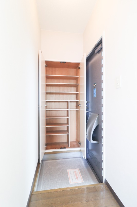 玄関　図面と現状に相違がある場合には現状を優先