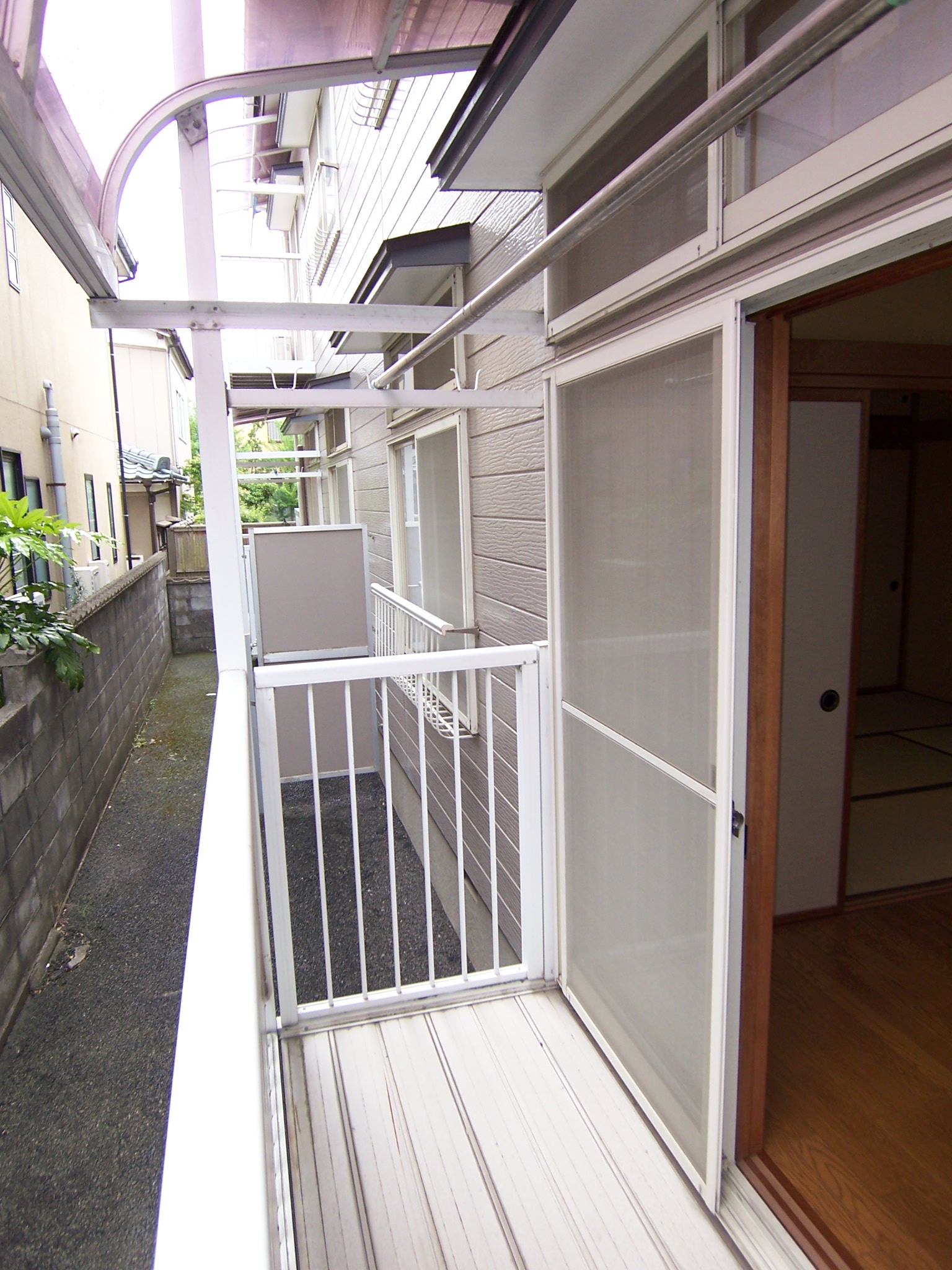 バルコニー　（参考）他室の写真を使用しています。現況優先となります。