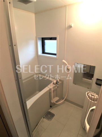 バス・シャワールーム　落ち着いた空間のお風呂です