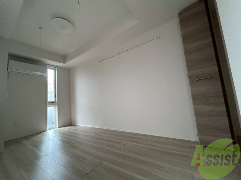 その他部屋・スペース　寝室になりそうな洋室です。シンプルで落ち着きますね。