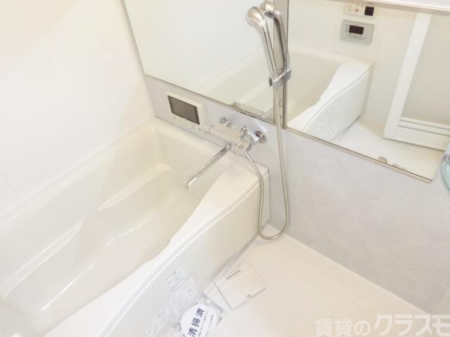 バス・シャワールーム　浴室乾燥機付きです。