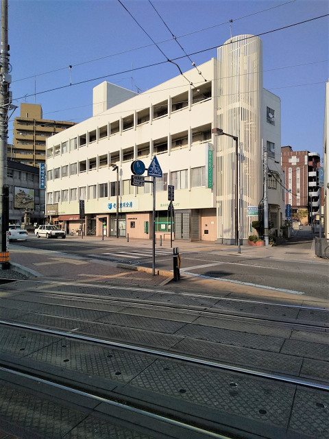 銀行　愛媛信用金庫道後支店（銀行）まで211m