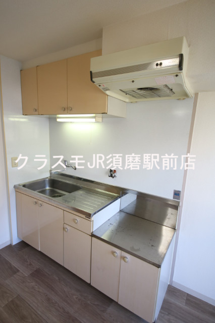 キッチン　あなたの好みに合わせたコンロを置いてくださいね。