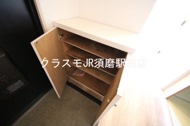 その他設備　玄関にはシューズボックスがあります。