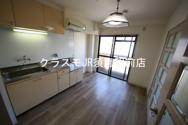 居室・リビング　ゆったりくつろげる空間からあなたの新しい生活が始まります。