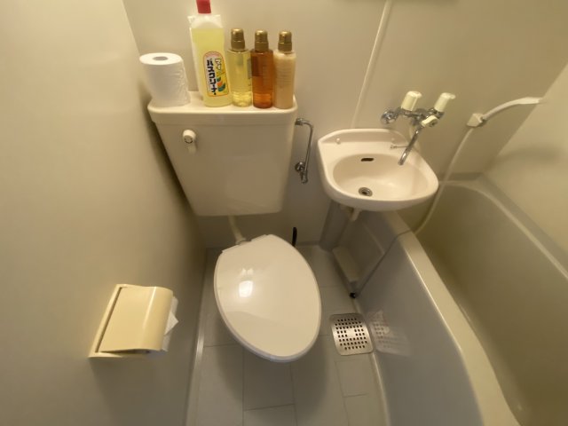 トイレ　浴室内にトイレがあります！