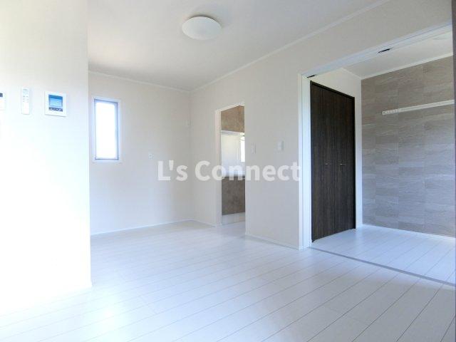 居室・リビング　８帖のＬＤＫ。