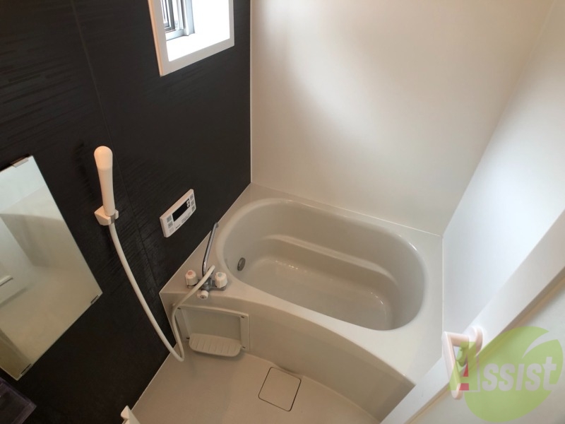 バス・シャワールーム　お風呂は日々の疲れをリフレッシュできる広さがありますね。