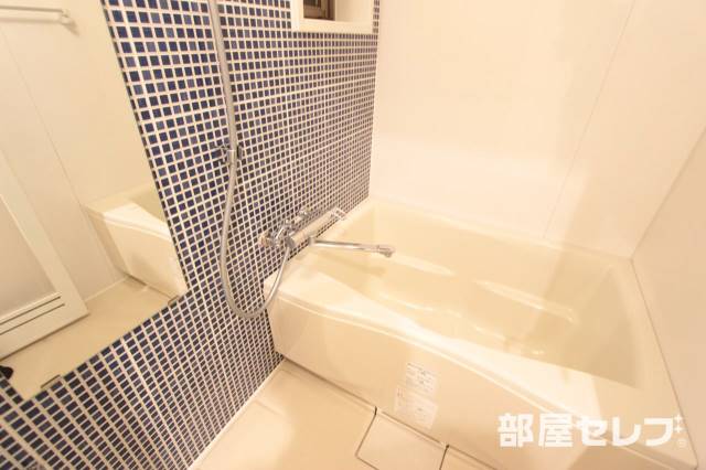 バス・シャワールーム　ゆったらいバスルームです