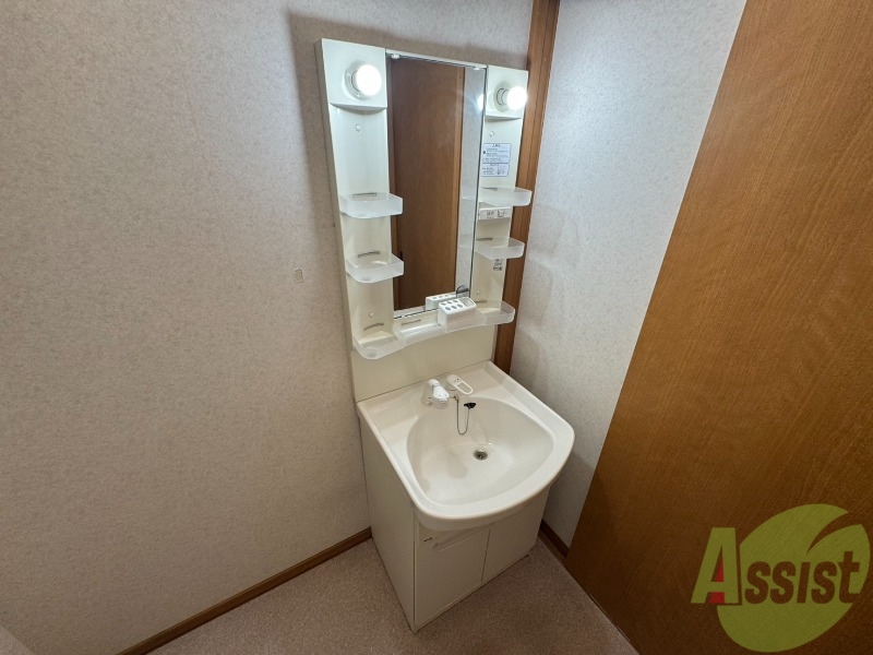 洗面設備　こちらに洗面台があります。朝の洗顔はこちらで。