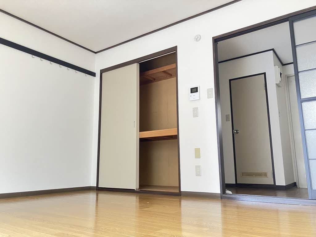 居室・リビング　洋室