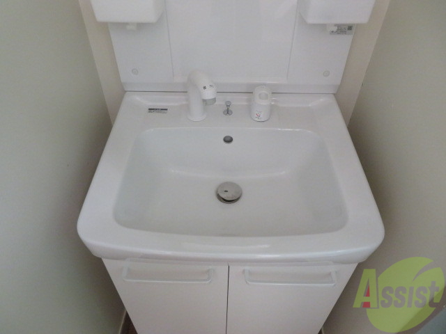 洗面設備　洗面台は独立していて、使いやすそうです。