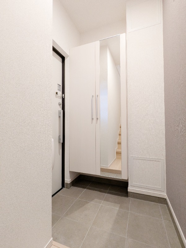 玄関　図面と現状に相違がある場合には現状を優先