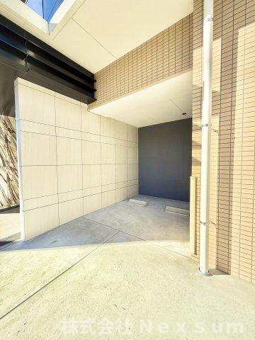 駐車場　駐車場があるので、車を買う予定の方も安心です