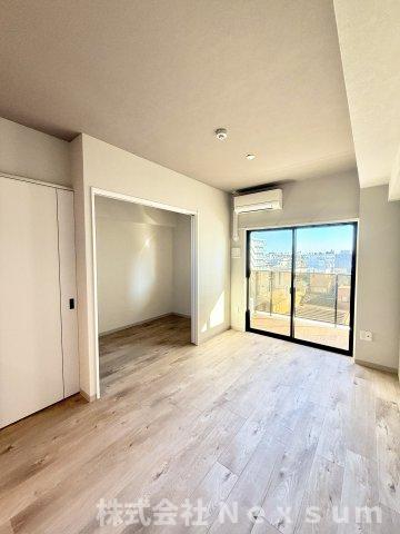 居室・リビング　こちらの居間で趣味の時間をお楽しみください