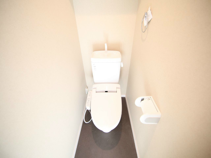 トイレ　温水洗浄暖房便座付トイレ