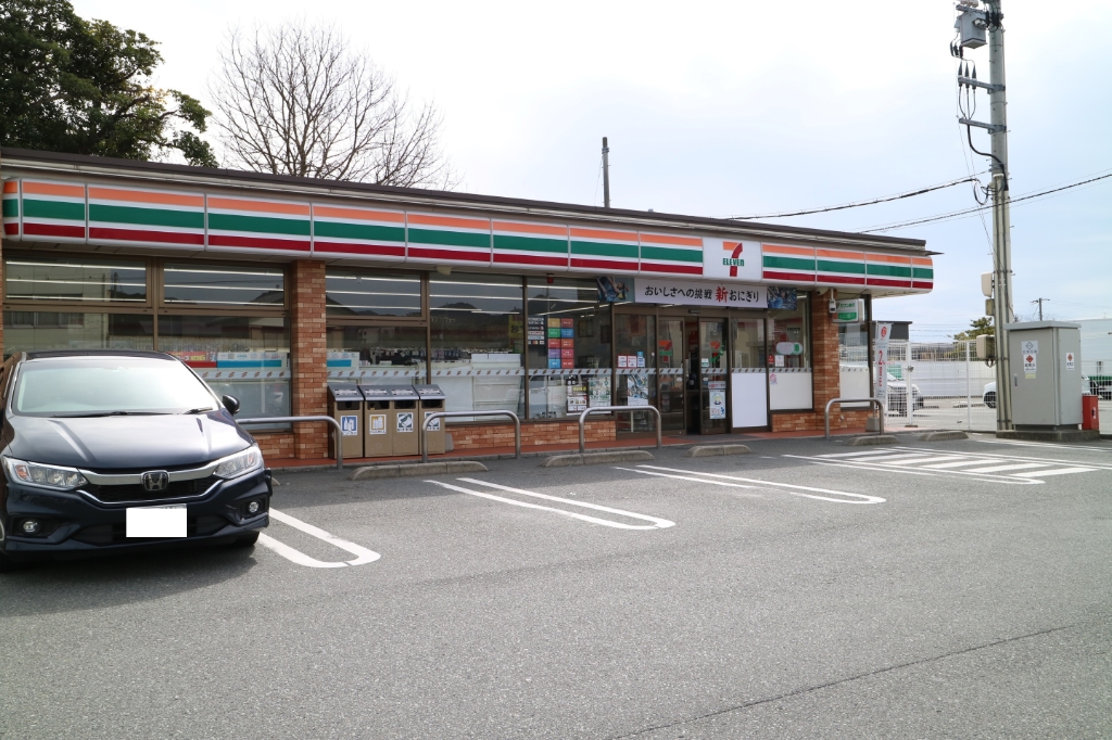 コンビニ　セブンイレブン 下関小月店（コンビニ）まで438m