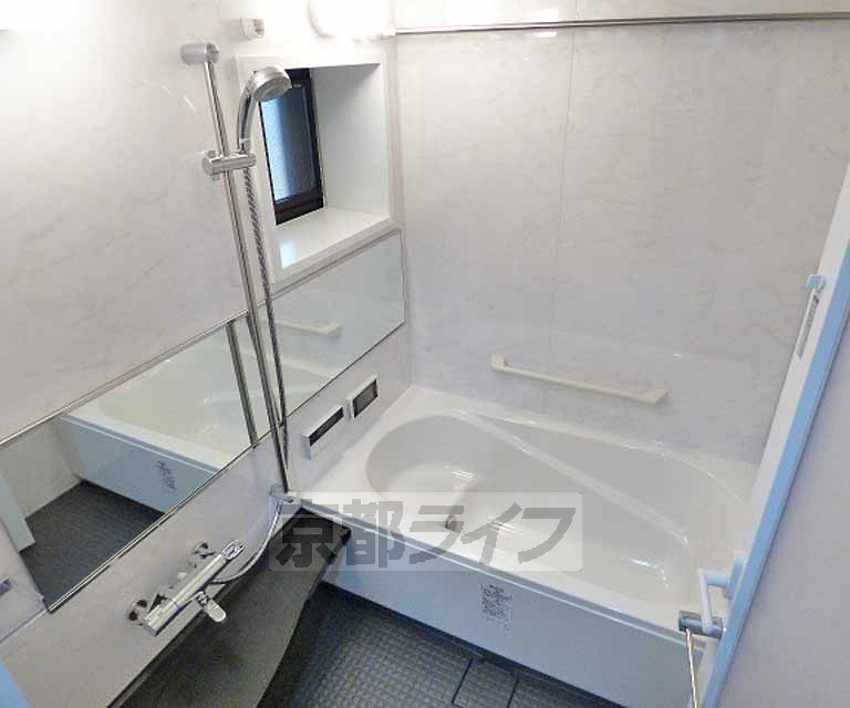 バス・シャワールーム　お風呂です。