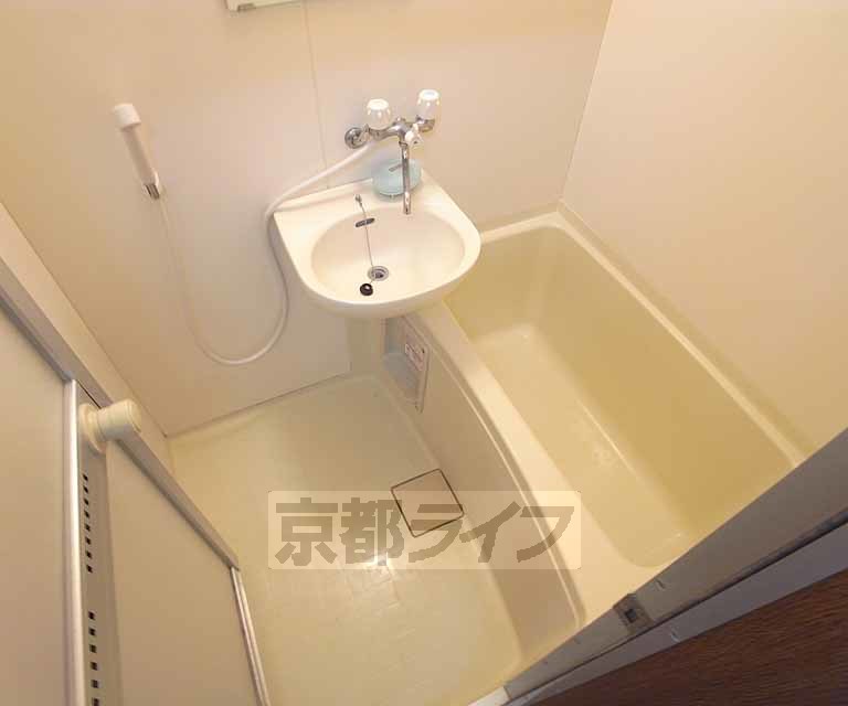 バス・シャワールーム　きれいなお風呂です。