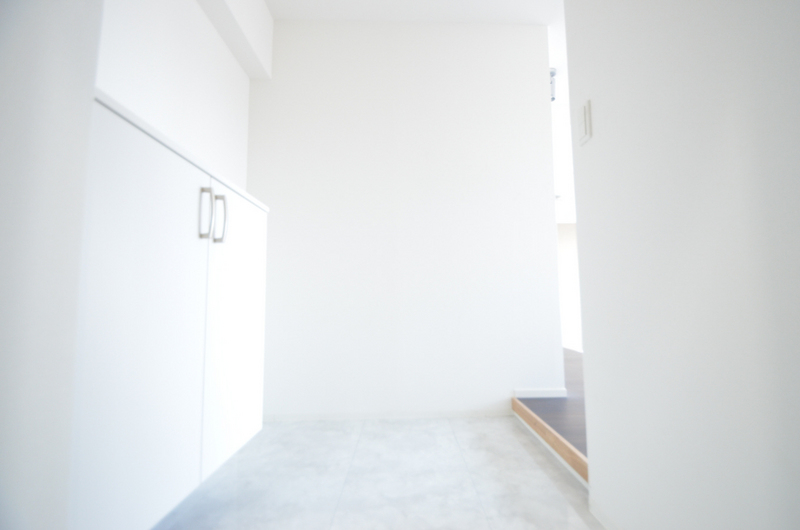 玄関　明るい玄関が貴方を迎えてくれます！