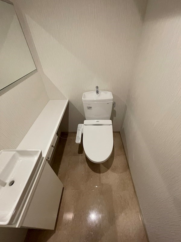 トイレ　※同タイプの他のお部屋です