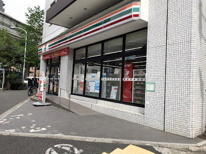 コンビニ　セブン－イレブン港区南青山７丁目店（コンビニ）まで448m