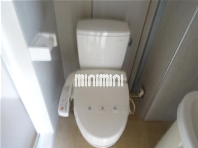 トイレ　温水洗浄便座付きトイレです。