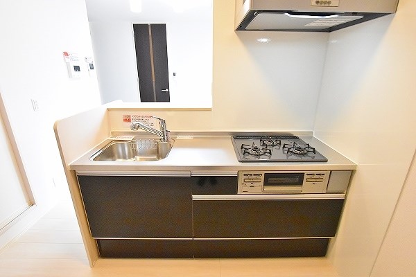 キッチン　★システムキッチン／３口コンロ★