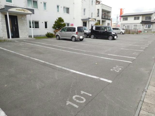 駐車場　駐車場