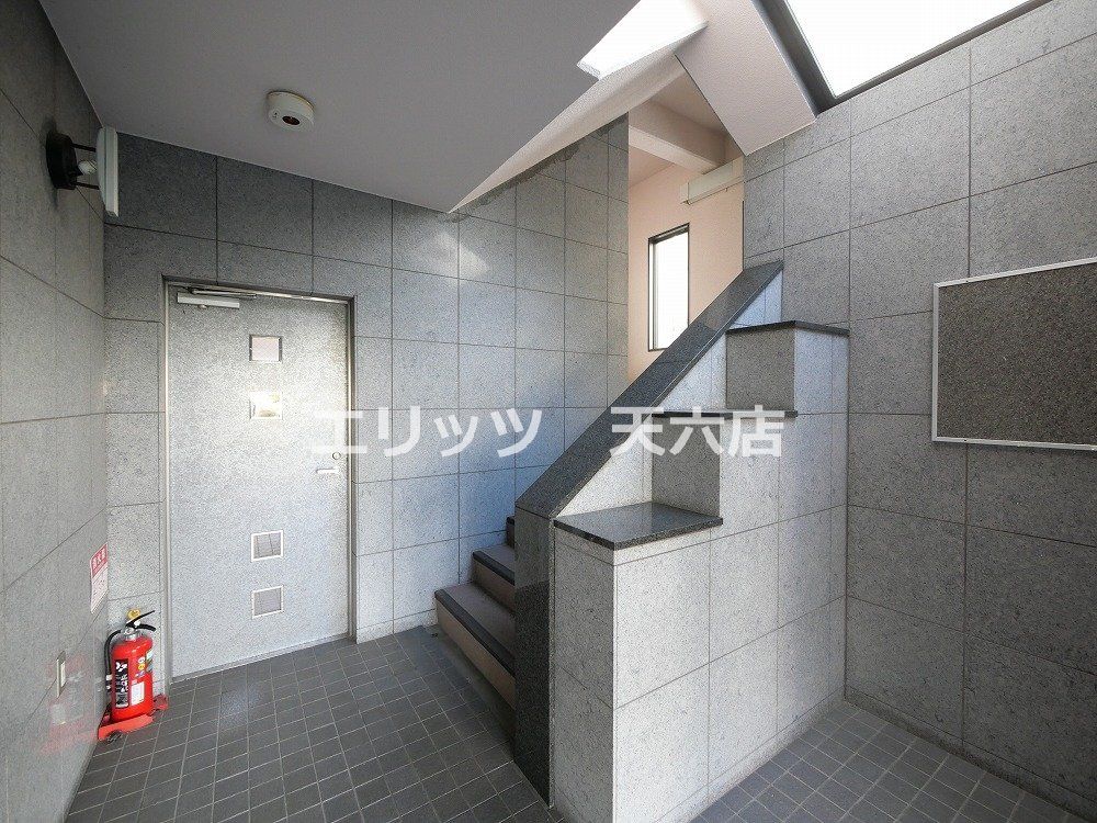 ロビー　エントランス