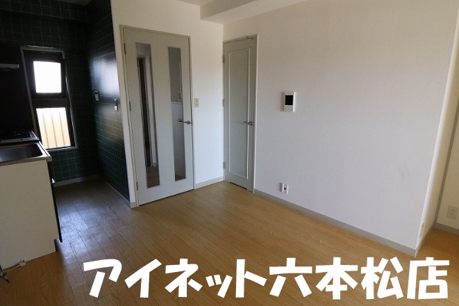 居室・リビング　家具の配置がしやすいリビングです