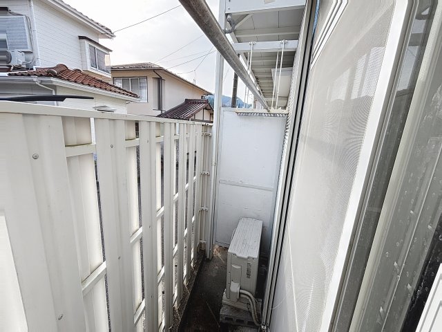 バルコニー　掲載写真は同型モデルを掲載しております。実際のお部屋と仕様等