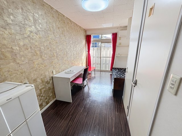 居室・リビング　掲載写真は同型モデルを掲載しております。実際のお部屋と仕様等