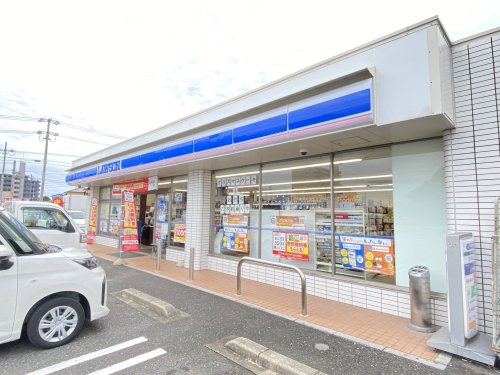 コンビニ　ローソン稲沢治郎丸店（コンビニ）まで437m