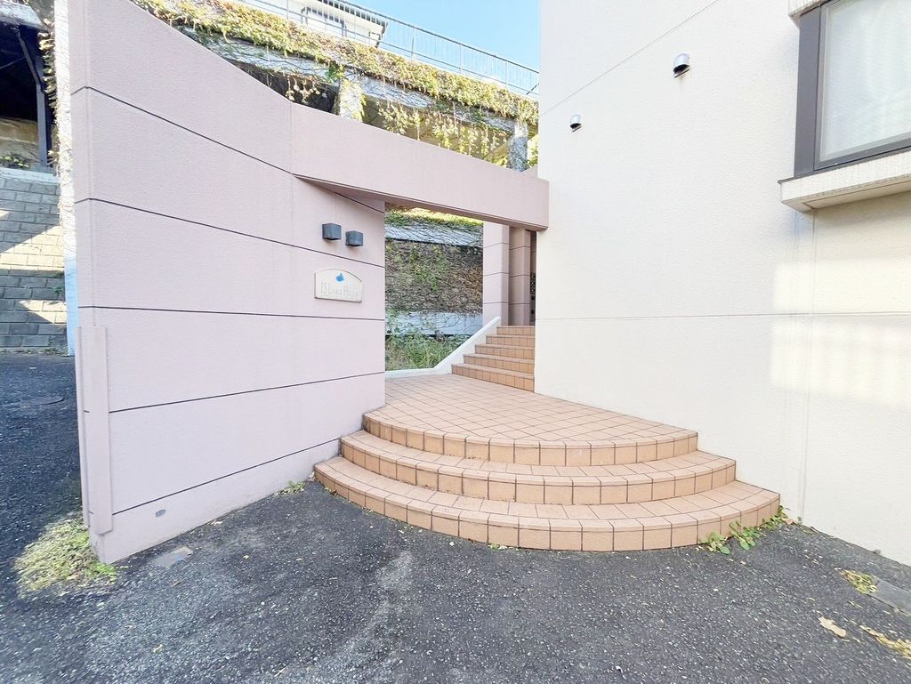 エントランス　庭