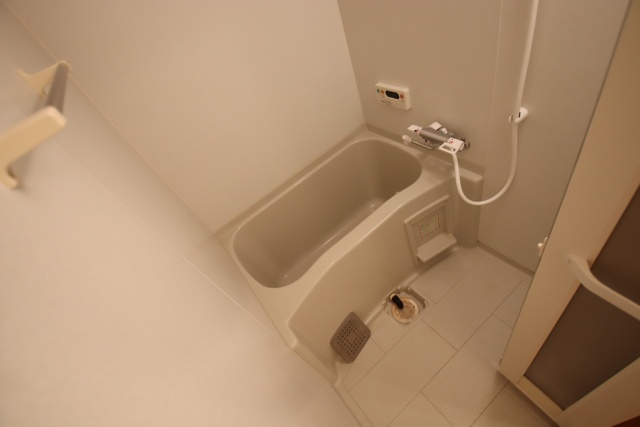 バス・シャワールーム　※別室の参考写真の為、現況優先です。