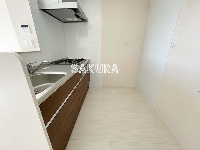 キッチン　自炊をされる方に嬉しい3口コンロ♪