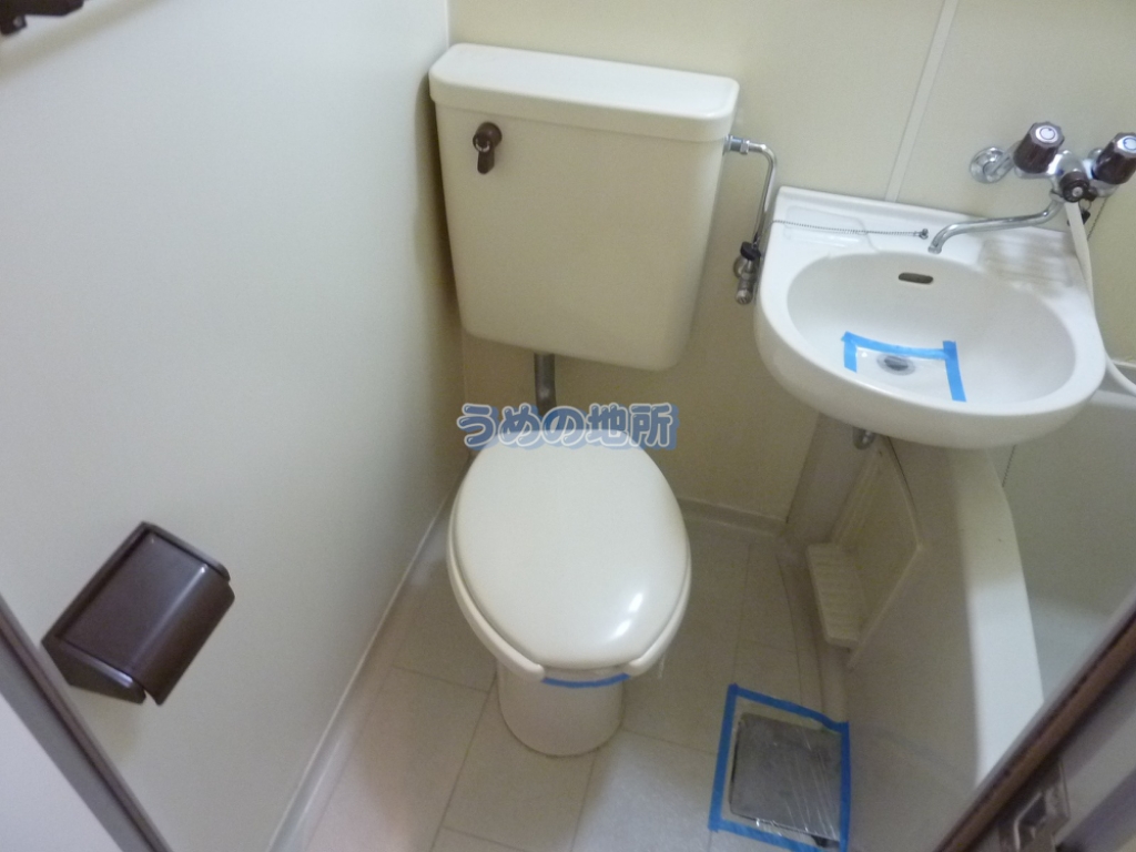 トイレ　P1570256　ロゴ圧縮済