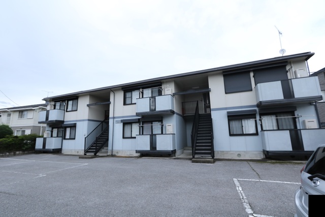 建物外観　☆コンビニやスーパーが近隣にあります☆