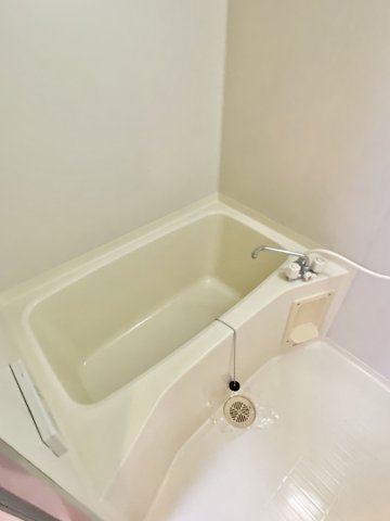 バス・シャワールーム　お風呂で日々の疲れを落としましょう