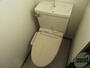トイレ　ウォシュレット機能がついたトイレです。安心して使用できますね