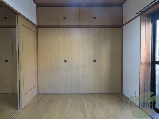 収納　寝室にあったクローゼット。荷物がたくさんあっても大丈夫。