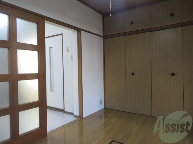 その他部屋・スペース　こちらは６帖の寝室です。シンプルで落ち着きのあるお部屋です。