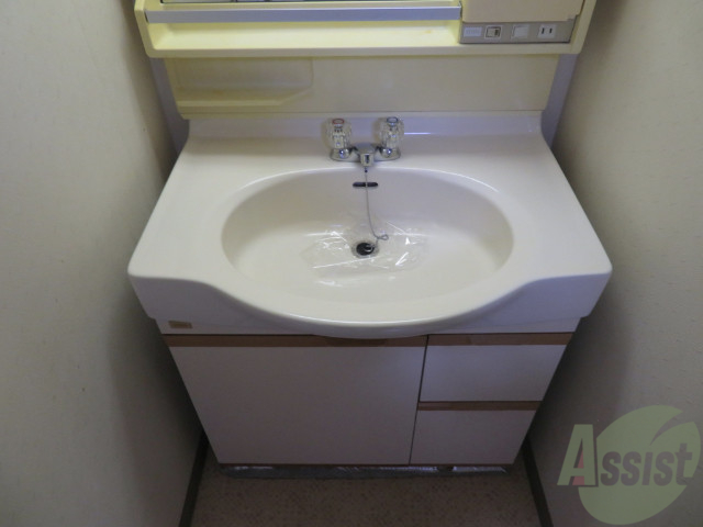 洗面設備　洗面台は独立していて、使いやすそうです。