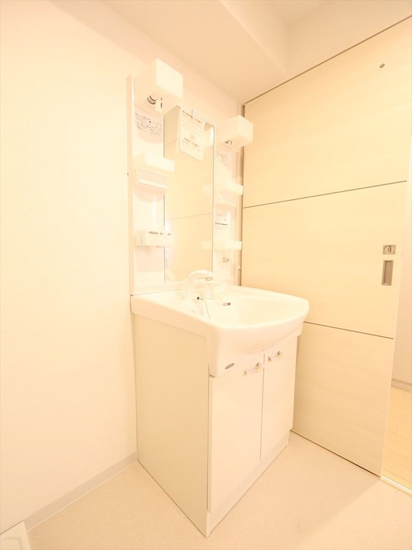 洗面設備　脱衣所　シャンプードレッサー　室内洗濯機置き場