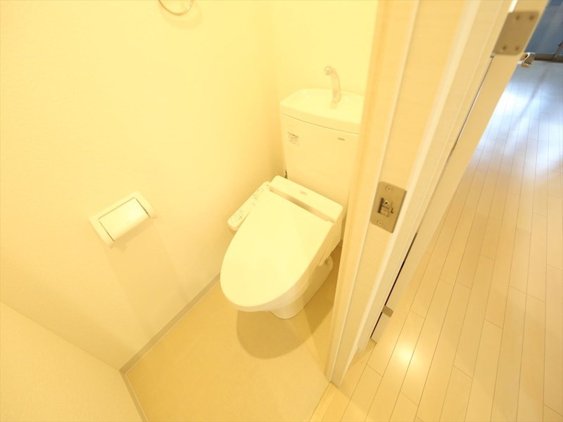 トイレ　温水洗浄暖房便座付トイレ