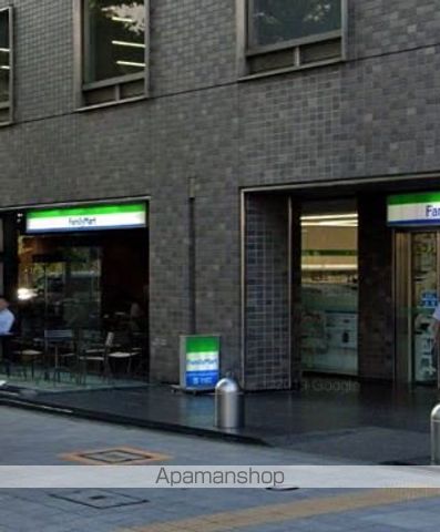 コンビニ　ファミリーマート（コンビニ）まで328m