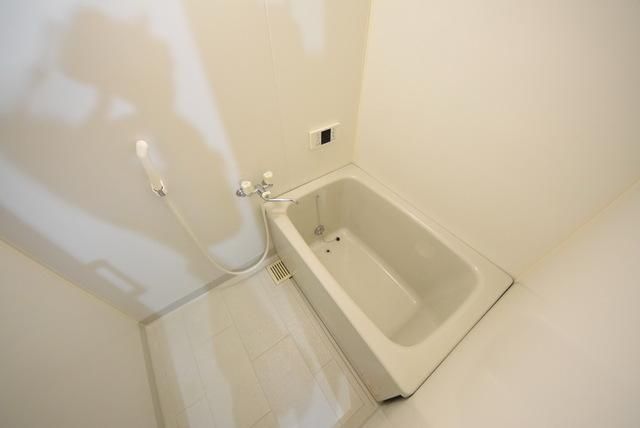 バス・シャワールーム　追い炊き付バスルーム