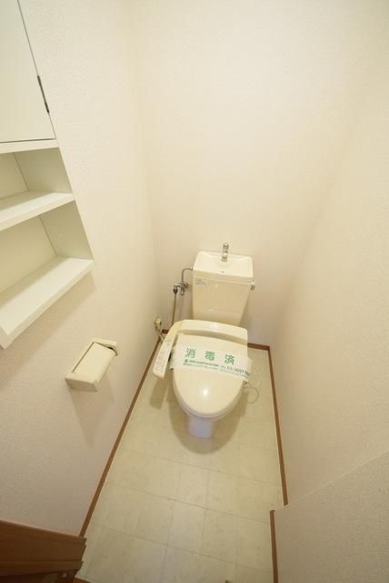 トイレ　ウォシュレットついてます