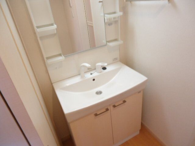 洗面設備　※同タイプ部屋の写真です。